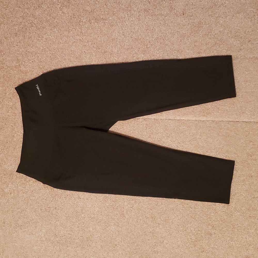 Handful Women's Black Capris